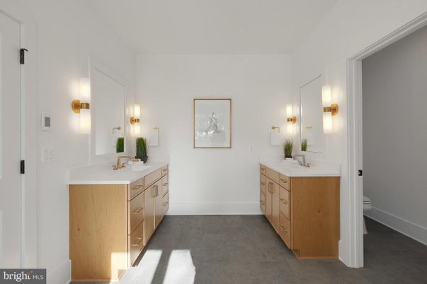 Bathroom, Dual Sink Vanities, Interior