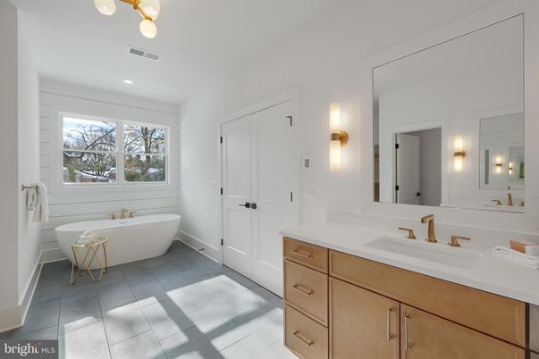 Bathroom, Dual Sink Vanities, Free Standing Baths, Interior, Recessed Lighting