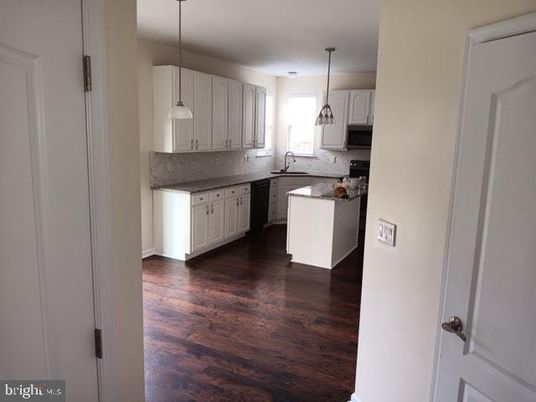 Interior, Kitchen, Pendant Lights, Wood Texture Flooring