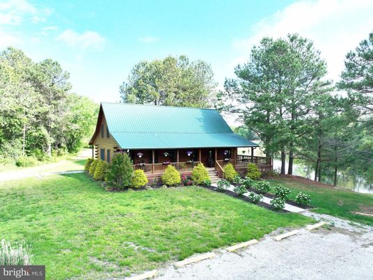 Backyard, Exterior, Facade, Log Home