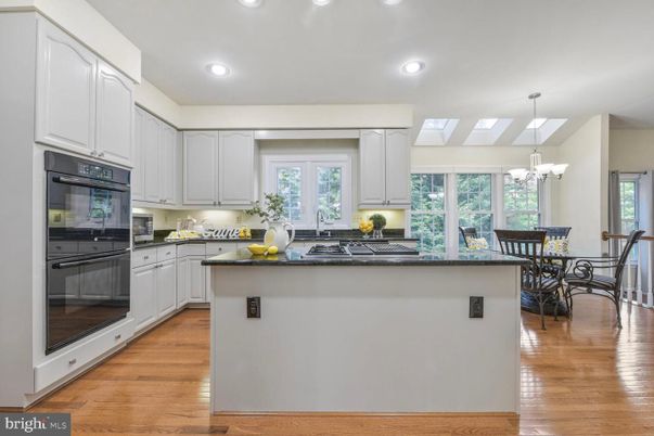 Chandelier, Dining room, Interior, Kitchen, Recessed Lighting, Wood Texture Flooring