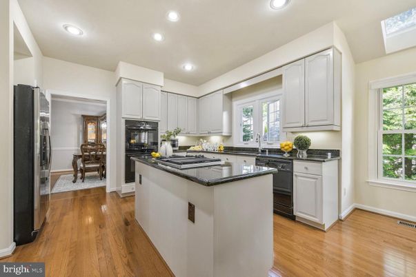 Dining room, Interior, Kitchen, Recessed Lighting, Wood Texture Flooring