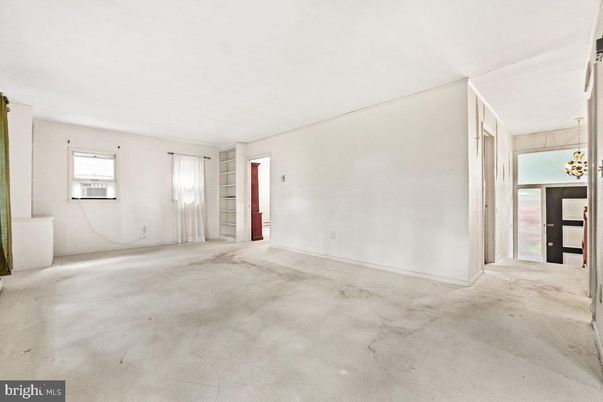 Chandelier, Empty room, Interior