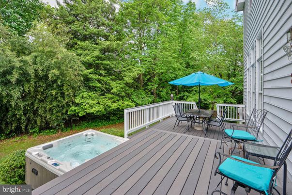 Exterior, Hot Tub