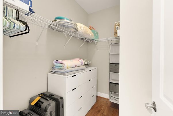 Interior, Washer, Wood Texture Flooring