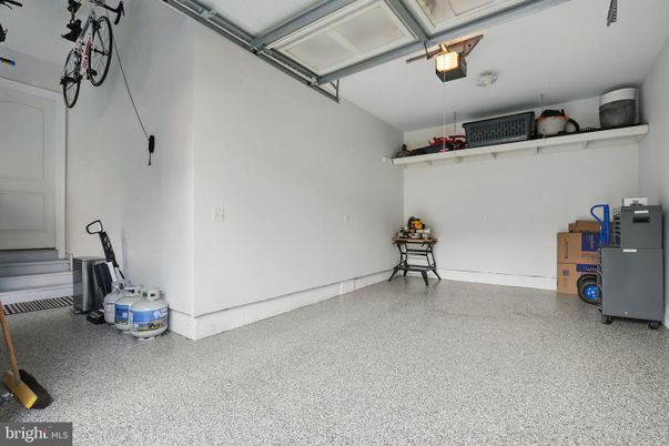 Garage, Interior