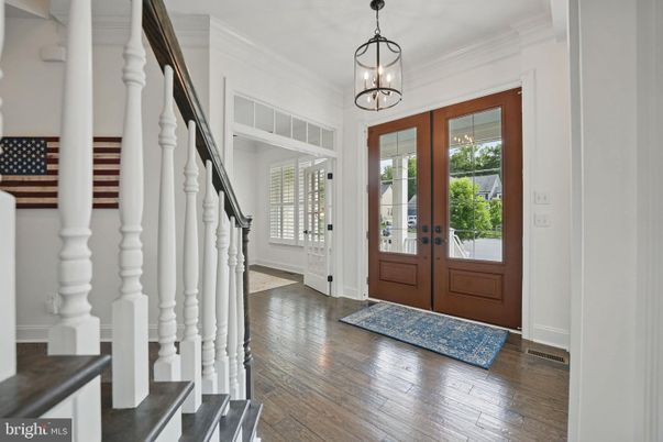 Interior, Pendant Lights, Wood Texture Flooring