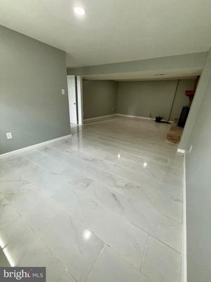 Empty room, Interior, Marble, Recessed Lighting