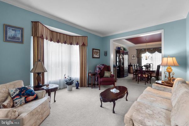 Chandelier, Dining room, Interior, Living room