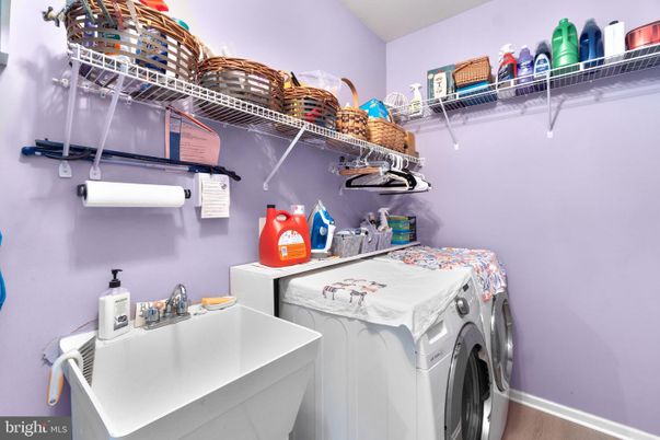 Interior, Washer, Wood Texture Flooring