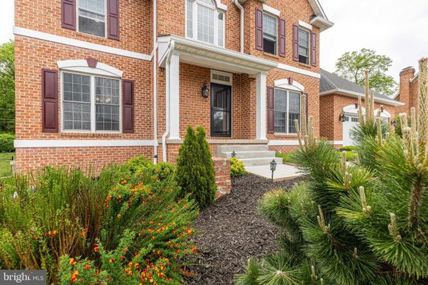 Exterior, Facade, Brick Facade, Rowhouse