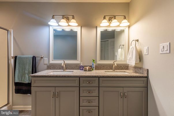 Bathroom, Dual Sink Vanities, Interior