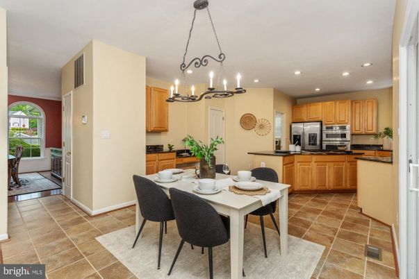 Chandelier, Dining room, Interior, Kitchen, Pendant Lights, Recessed Lighting, Stainless Steel Appliances