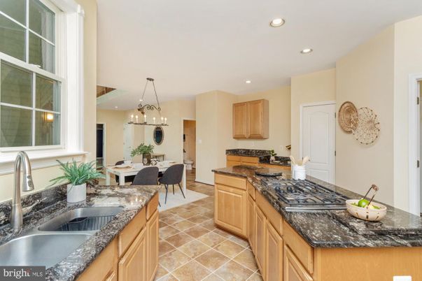 Chandelier, Dining room, Interior, Kitchen, Recessed Lighting