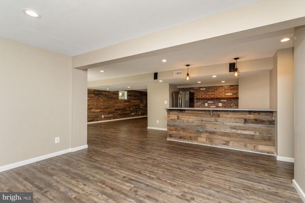 Empty room, Interior, Pendant Lights, Recessed Lighting, Stone Walls, Wood Texture Flooring