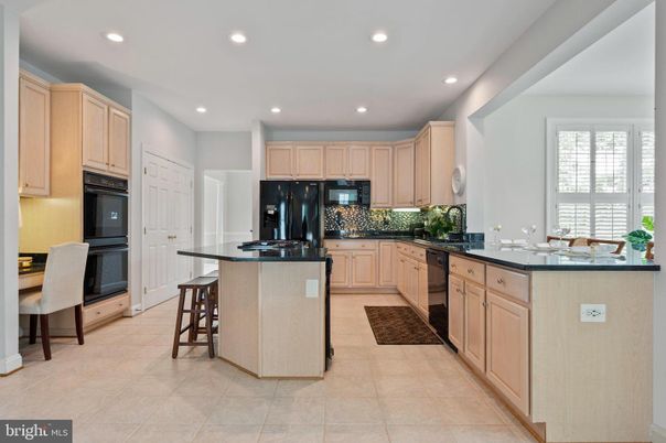 Dining room, Interior, Kitchen, Recessed Lighting