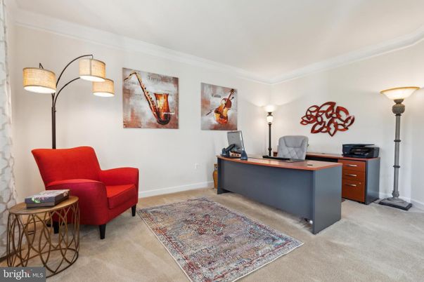 Home Office, Interior