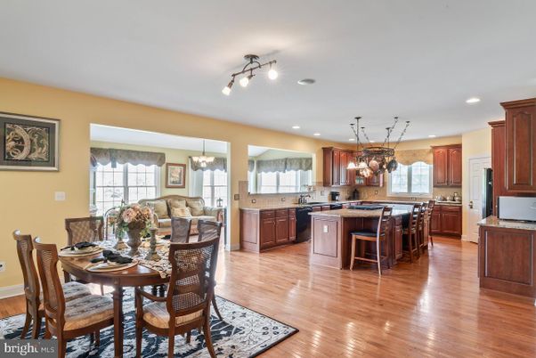 Chandelier, Dining room, Interior, Kitchen, Pendant Lights, Recessed Lighting, Wood Texture Flooring