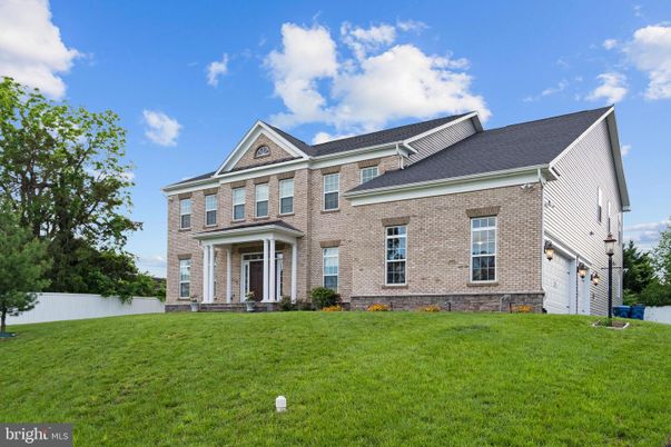 Exterior, Facade, Brick Facade, Georgian