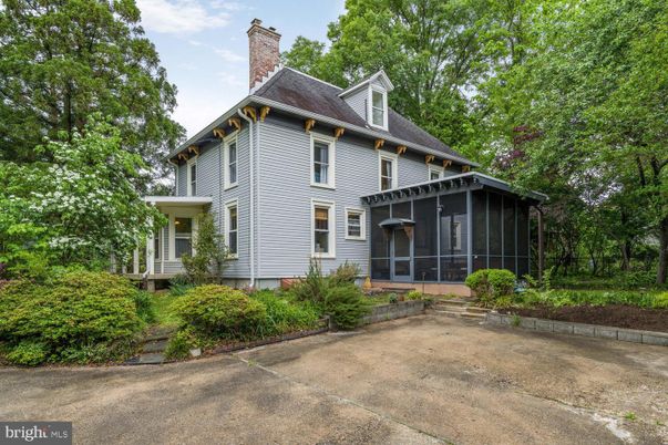 Exterior, Facade, Queen Anne Victorian