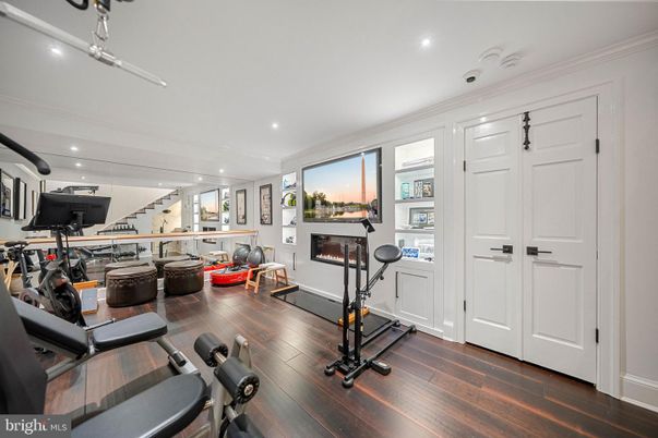 Fitness Equipment, Interior, Recessed Lighting, Wood Texture Flooring