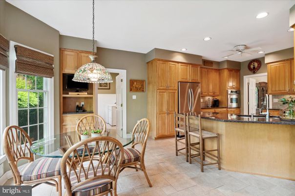 Dining room, Interior, Kitchen, Pendant Lights, Recessed Lighting, Stainless Steel Appliances