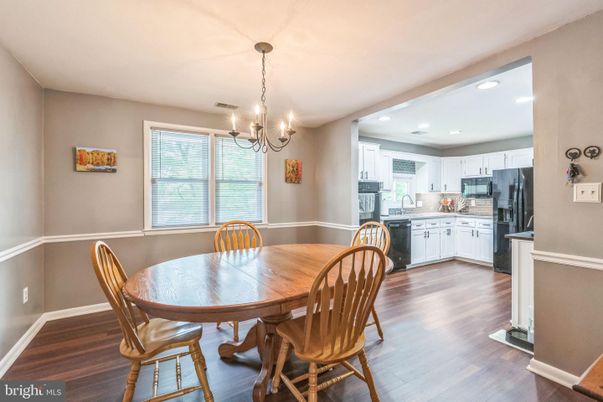 Chandelier, Dining room, Interior, Kitchen, Pendant Lights, Recessed Lighting, Wood Texture Flooring