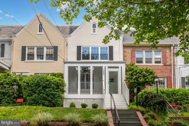 Exterior, Facade, Brick Facade, Rowhouse