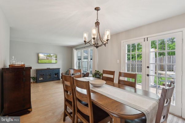 Chandelier, Dining room, Fireplace, Interior, Wood Texture Flooring