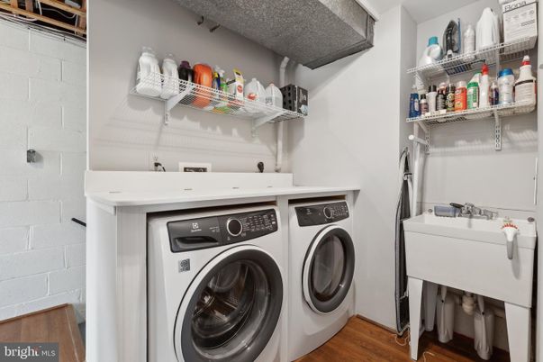 Interior, Utility Closets, Washer, Wood Texture Flooring