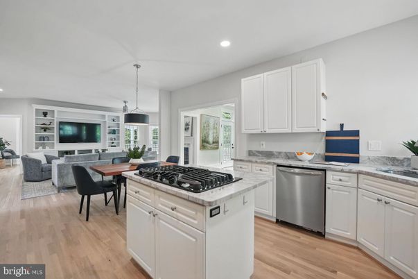 Dining room, Interior, Kitchen, Living room, Pendant Lights, Recessed Lighting, Stainless Steel Appliances, Wood Texture Flooring
