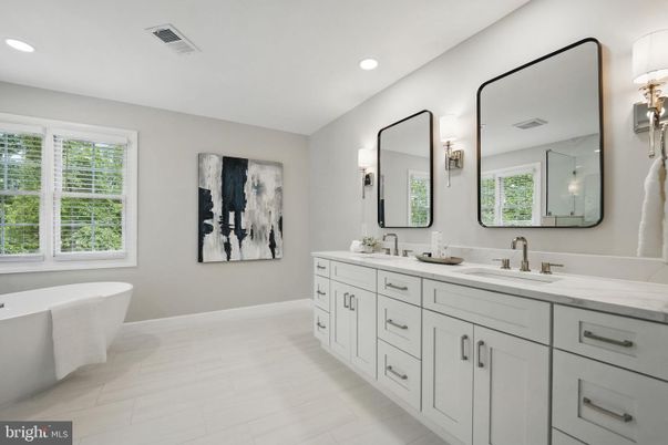 Bathroom, Dual Sink Vanities, Free Standing Baths, Interior, Recessed Lighting