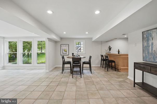 Dining room, Interior, Recessed Lighting