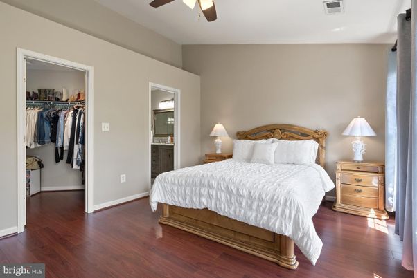 Bedroom, Interior, Walk-in Closets, Wood Texture Flooring