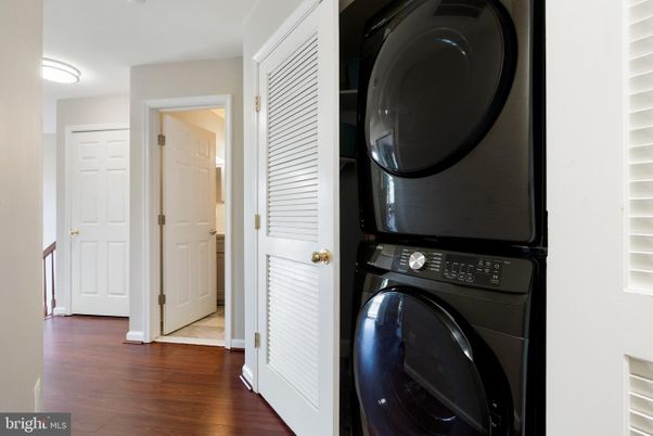 Interior, Utility Closets, Washer, Wood Texture Flooring