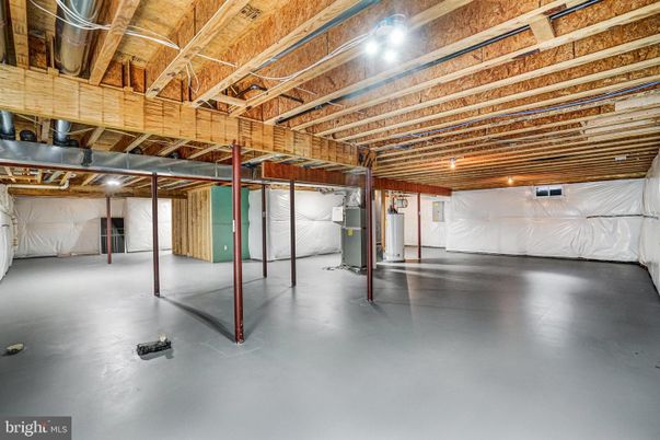 Garage, Interior, Wooden Beams