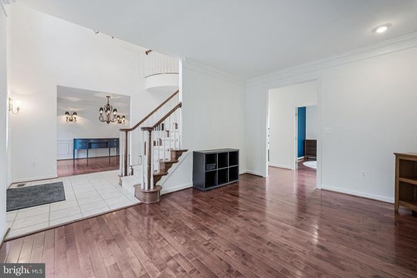 Chandelier, Empty room, Interior, Recessed Lighting, Wood Texture Flooring