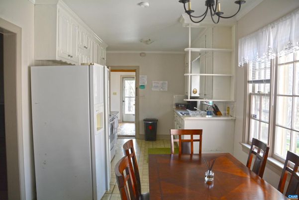 Chandelier, Dining room, Interior, Kitchen