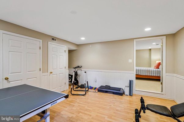 Fitness Equipment, Interior, Recessed Lighting, Wood Texture Flooring