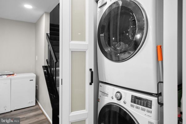 Interior, Recessed Lighting, Utility Closets, Washer, Wood Texture Flooring