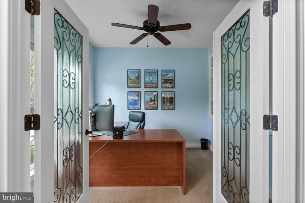 Home Office, Interior