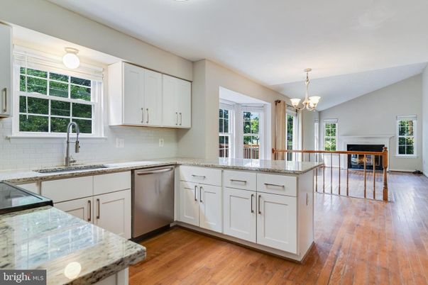 Chandelier, Interior, Kitchen, Wood Texture Flooring