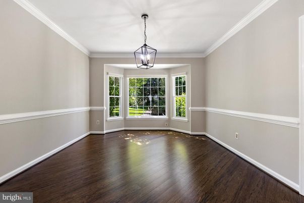 Empty room, Interior, Pendant Lights, Wood Texture Flooring