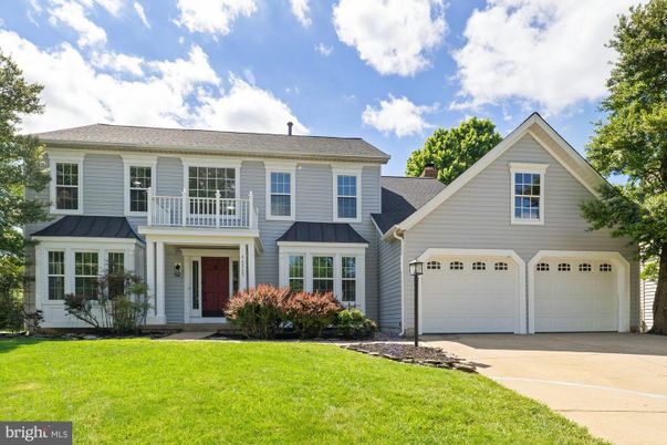 Attached, Exterior, Facade, Farmhouse