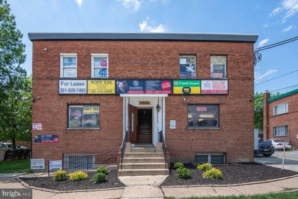 Exterior, Facade, Brick Facade, Rowhouse