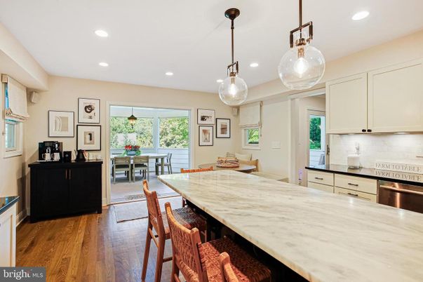 Dining room, Interior, Kitchen, Pendant Lights, Recessed Lighting, Wood Texture Flooring