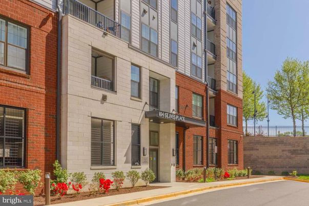 Exterior, Facade, Brick Facade, Rowhouse