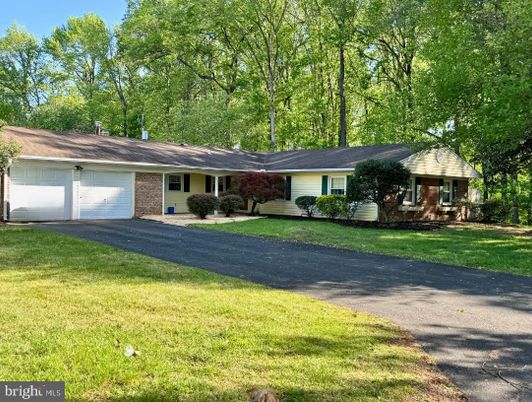 Attached, Exterior, Facade, Brick Facade, Ranch