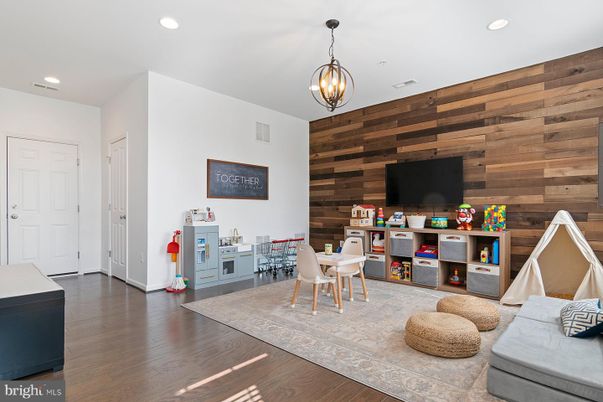 Home Office, Interior, Pendant Lights, Recessed Lighting, Wood Texture Flooring, Wooden Walls