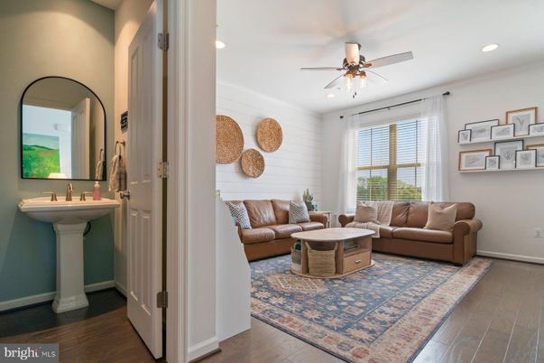 Bathroom, Interior, Living room, Recessed Lighting, Wood Texture Flooring
